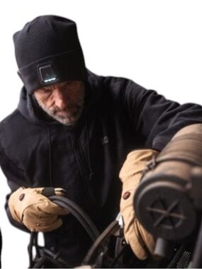Mobile Warming by Fieldsheer  Battery Powered Heated Beanie LED Headlamp NIB